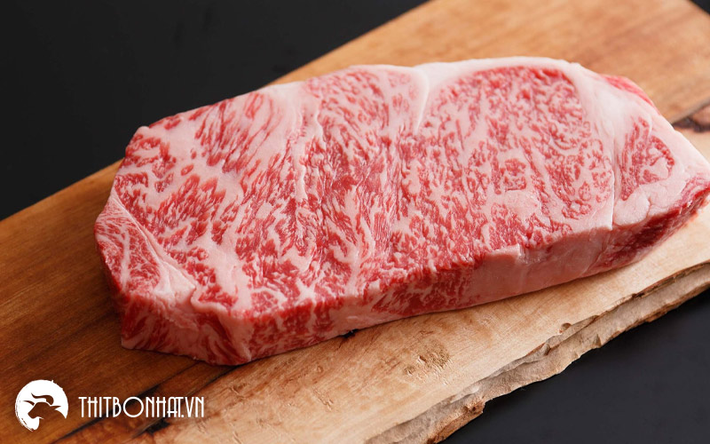 Thịt bò Kobe có đặc trưng là các vân cẩm thạch đẹp mắt