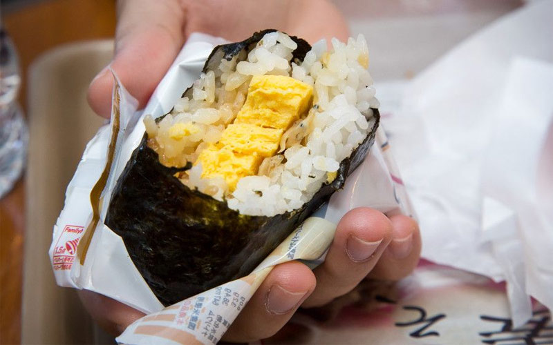 Tamago onigiri