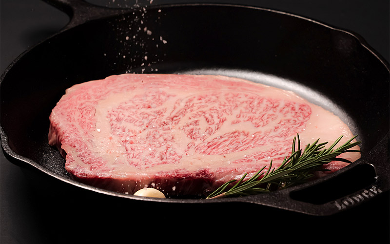 Cách làm bò Kobe áp chảo
