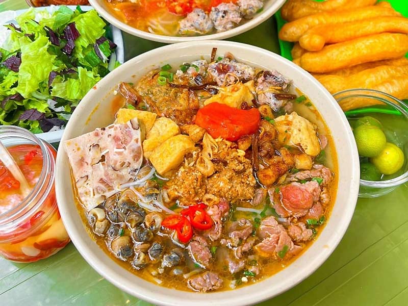 Cách nấu bún ốc riêu cua bắp bò