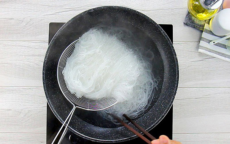 Chần miến Chần miến