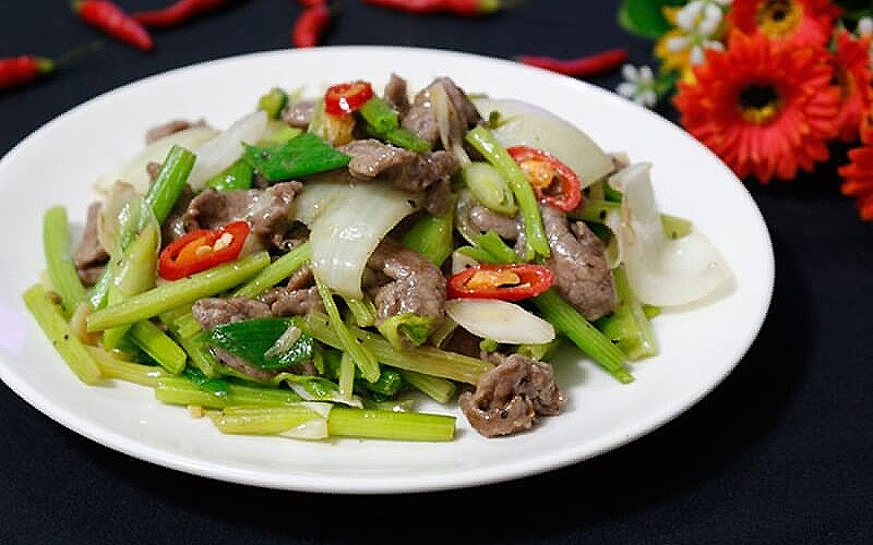 Thịt bò xào cần tây Thịt bò xào cần tây