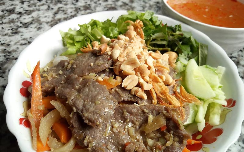 Cách làm bún bò xào sả ớt